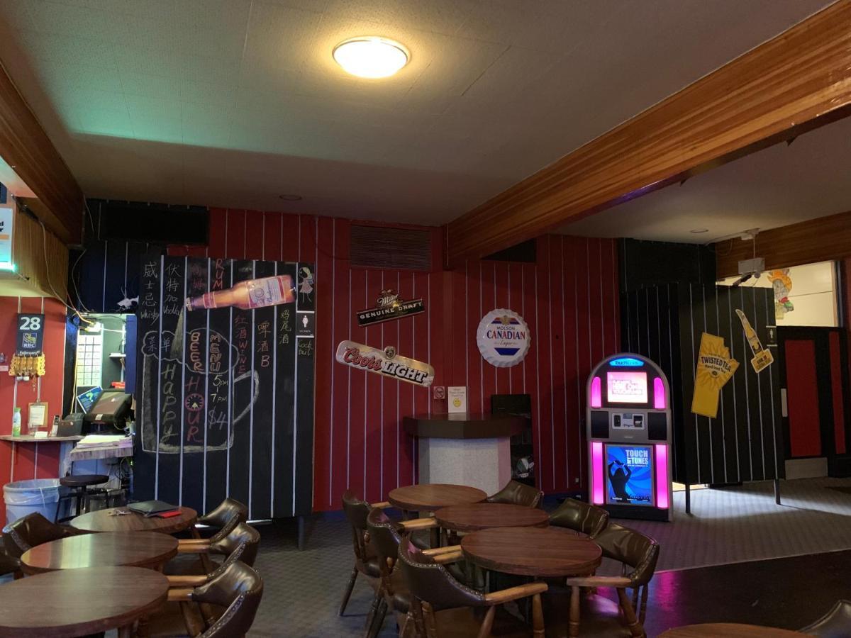 Manitou Motor Inn Exteriör bild