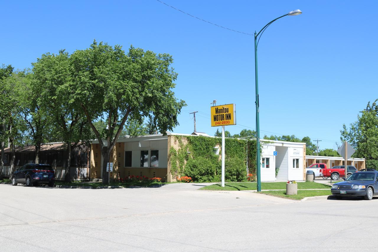 Manitou Motor Inn Exteriör bild