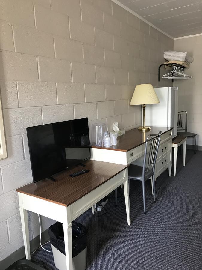 Manitou Motor Inn Exteriör bild