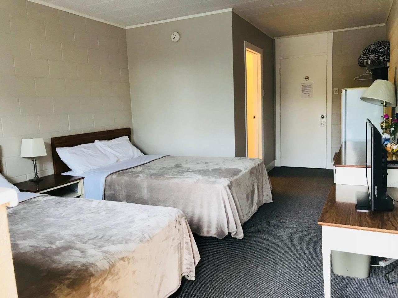 Manitou Motor Inn Exteriör bild